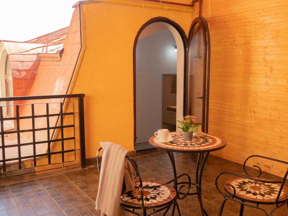 One Love Terrace Apartment Bucarest Esterno foto